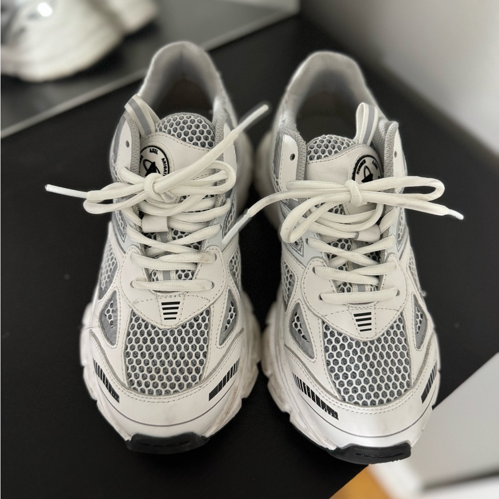 Axel Arigato Marathon Runner White/Silver size 6.5/37